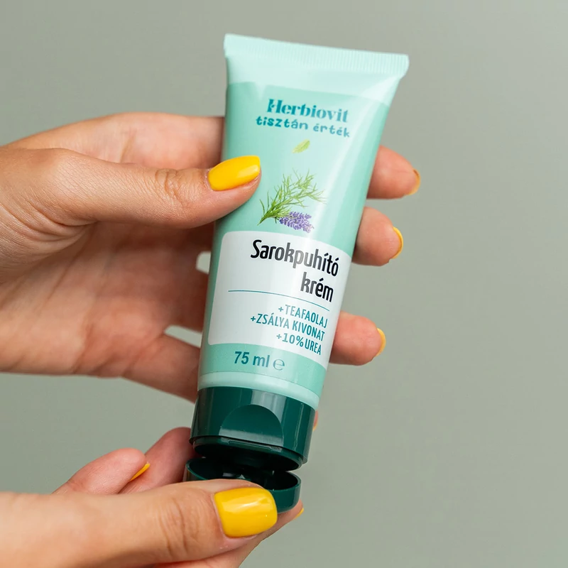 Sarokpuhító krém teafaolajjal tubusban a száraz bőr ápolására